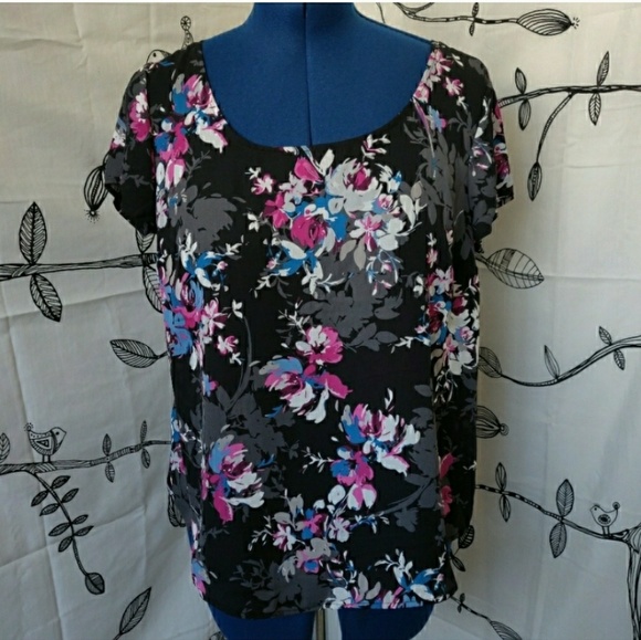 Torrid - Georgette Button Back - Picture 1 of 7